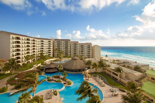 emporio family suites cancun